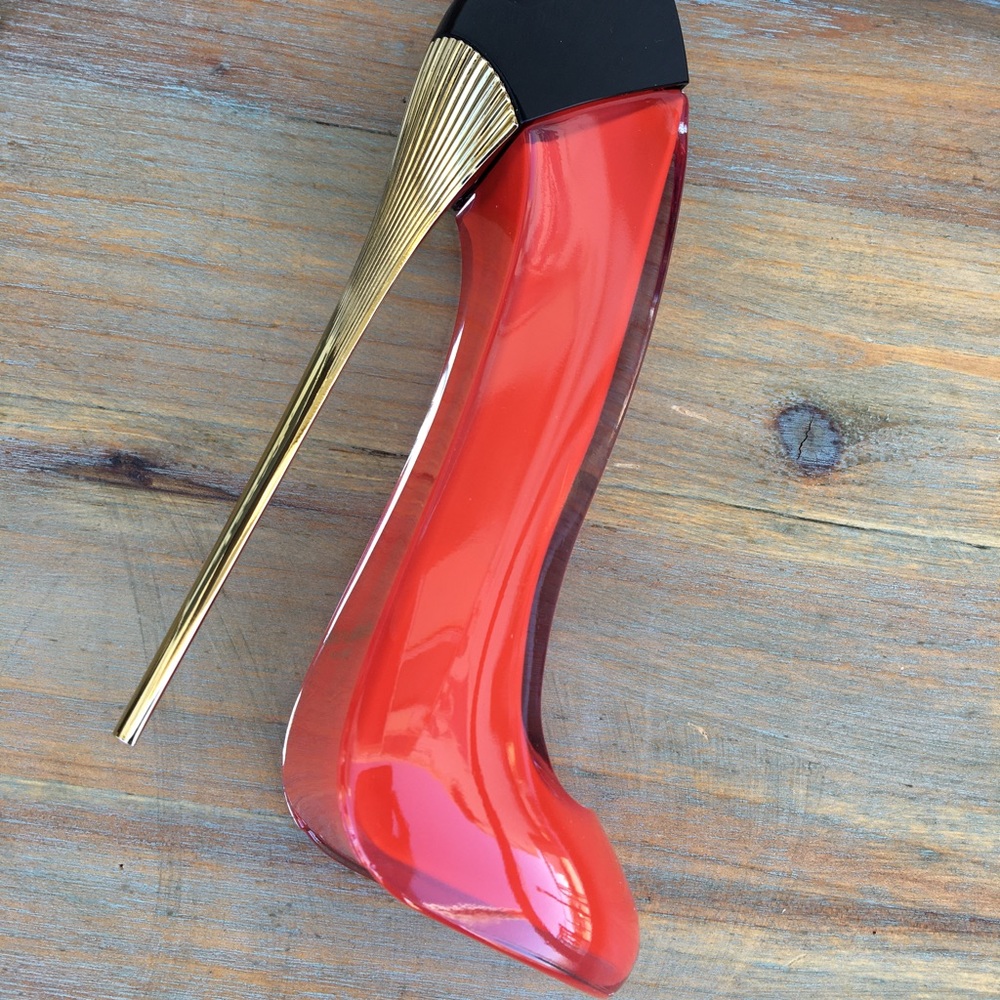 CaroLina Herrera - Very good girL